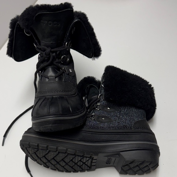 CROCS all cast ll luxe Women's Black Winter Boots with Fur Lining